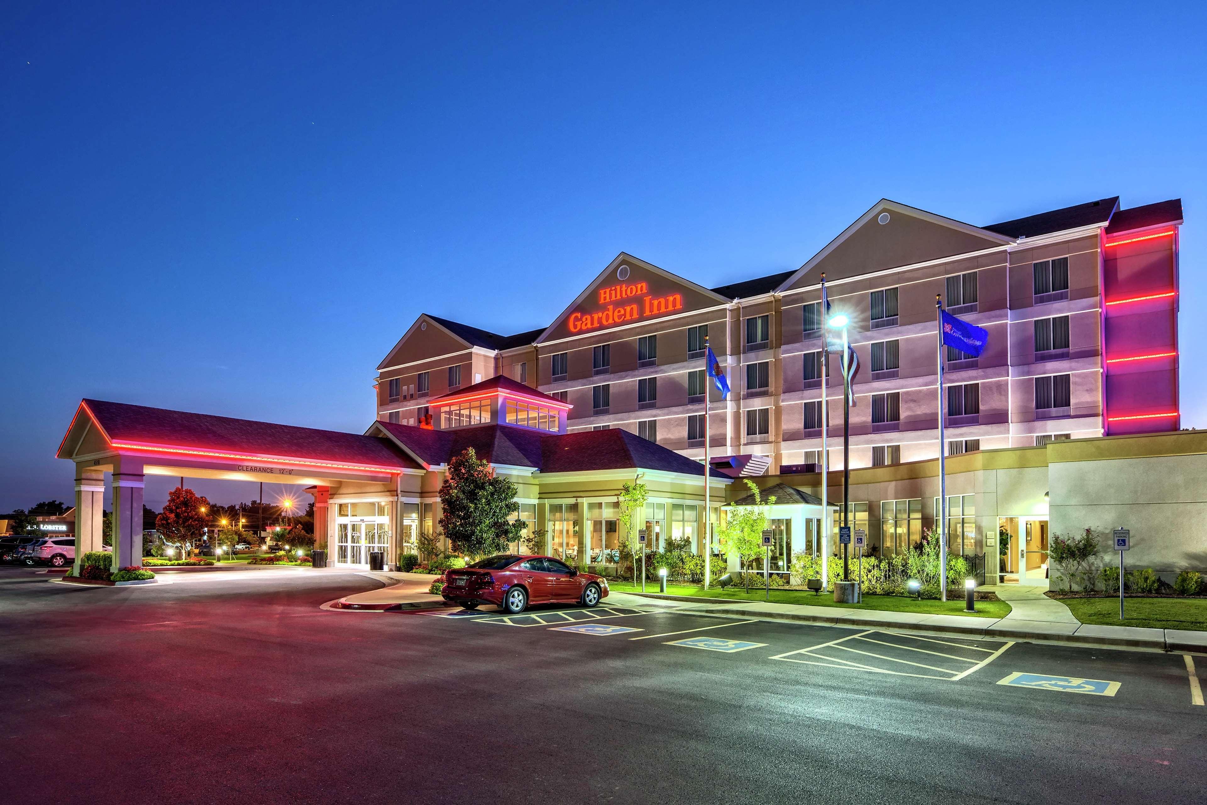 Hilton Garden Inn Midtown Tulsa Exterior foto