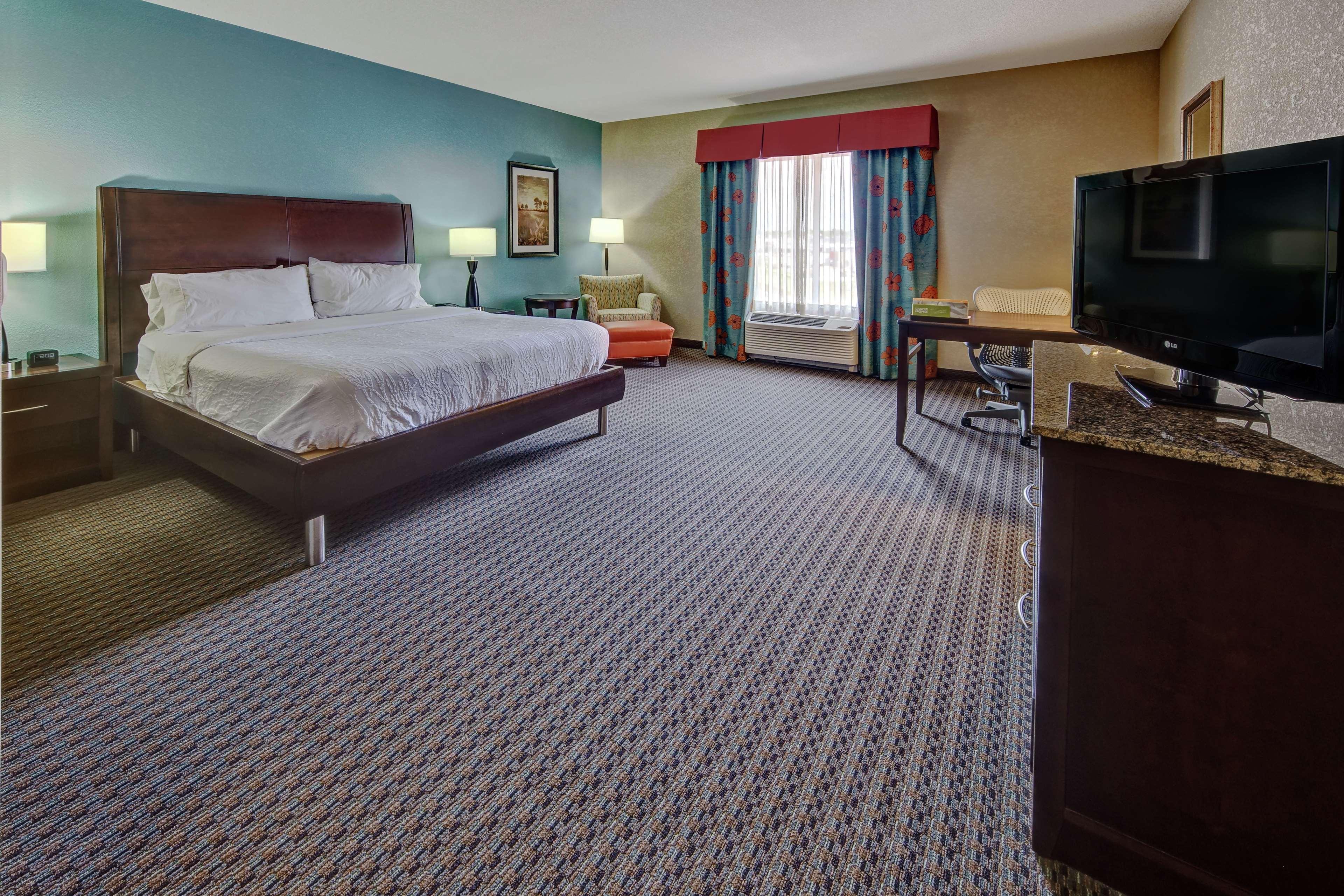 Hilton Garden Inn Midtown Tulsa Exterior foto