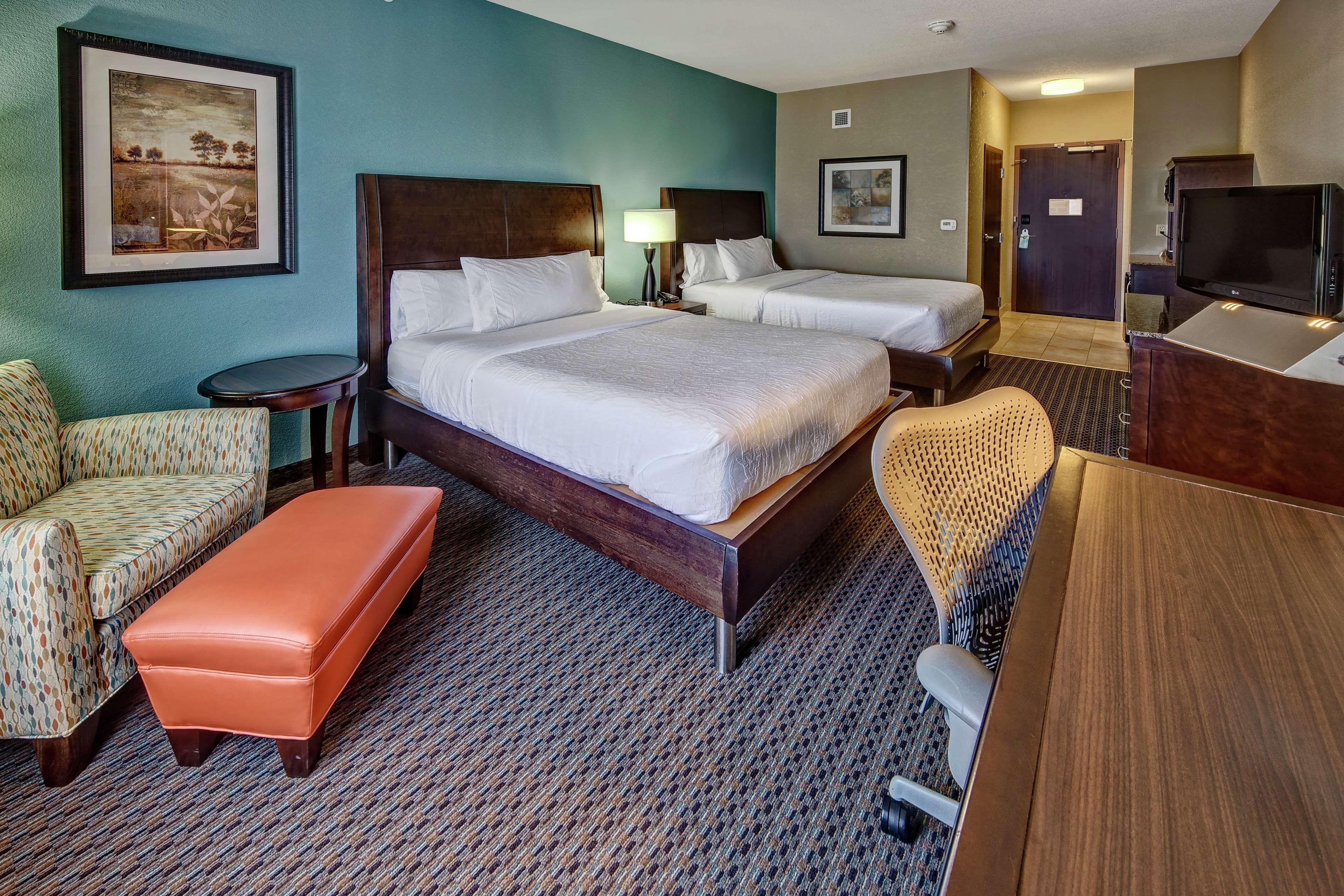 Hilton Garden Inn Midtown Tulsa Exterior foto