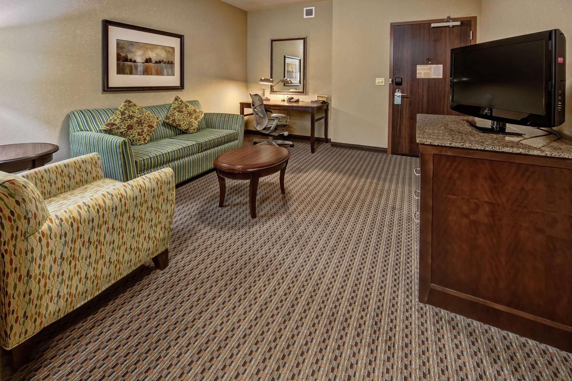 Hilton Garden Inn Midtown Tulsa Exterior foto