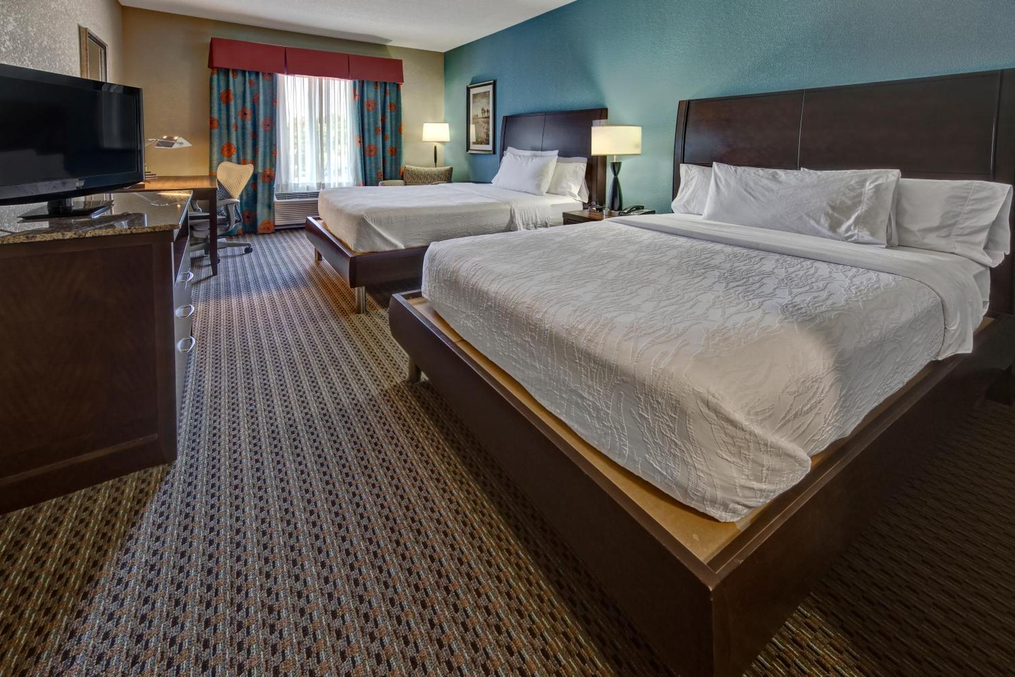 Hilton Garden Inn Midtown Tulsa Exterior foto